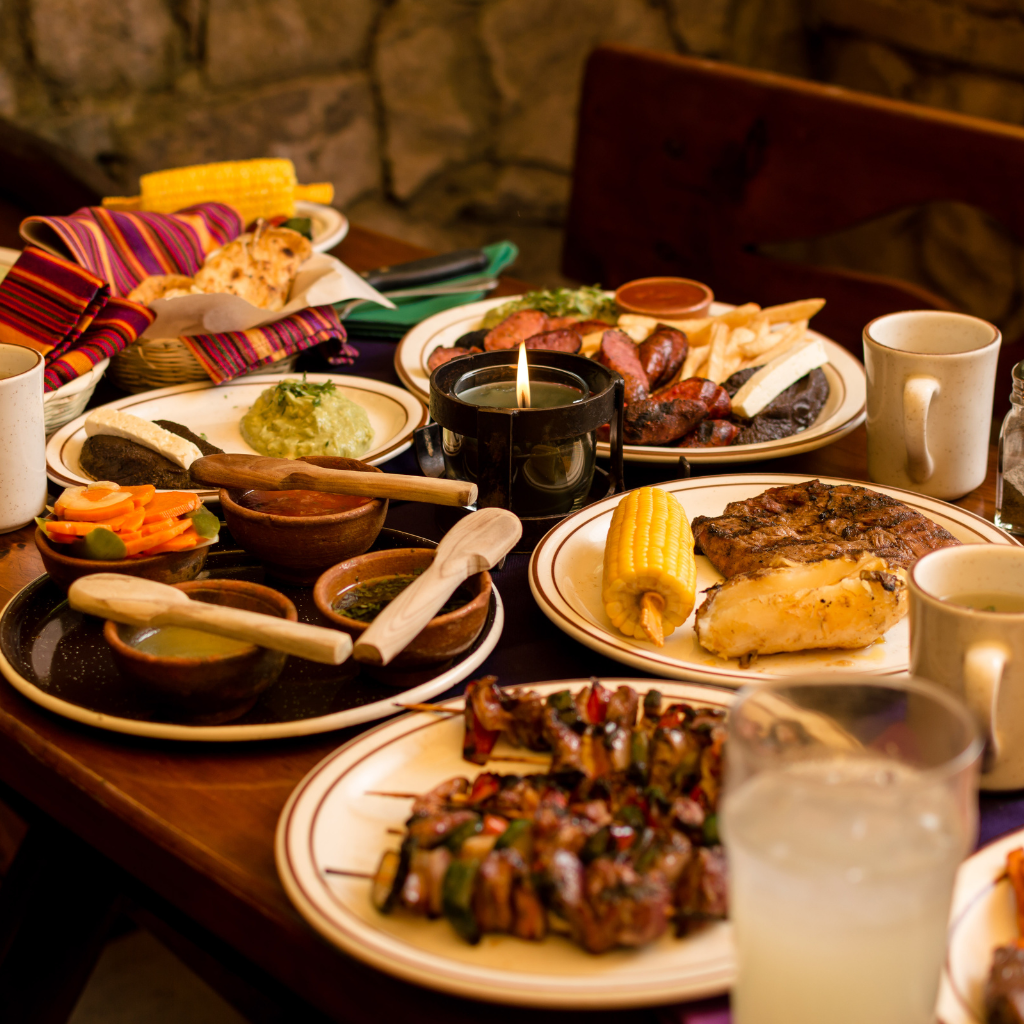 Hacienda Real 10 Platillos típicos guatemaltecos para compartir en un restaurante tradicional  